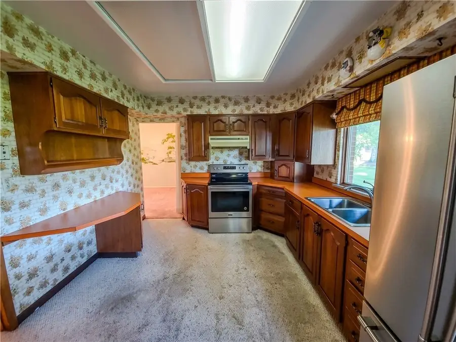 248 Wallrose Heights Rd, Baden, PA 15005 - #2