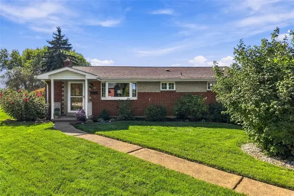 16 S Rolling Hills Ave, Irwin, PA 15642