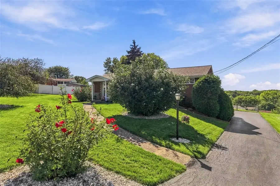 16 S Rolling Hills Ave, Irwin, PA 15642 - #2