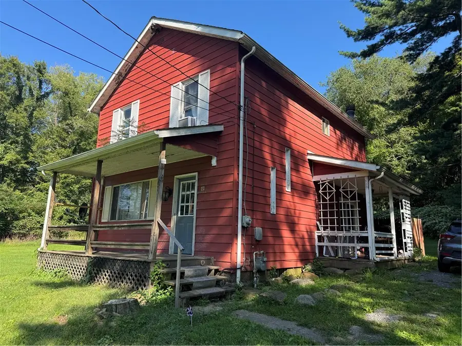 35 Broad St, Sandy Lake, PA 16145 - #2