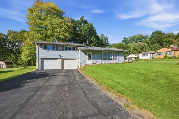 1935 Rettig Dr, Hermitage, PA 16148