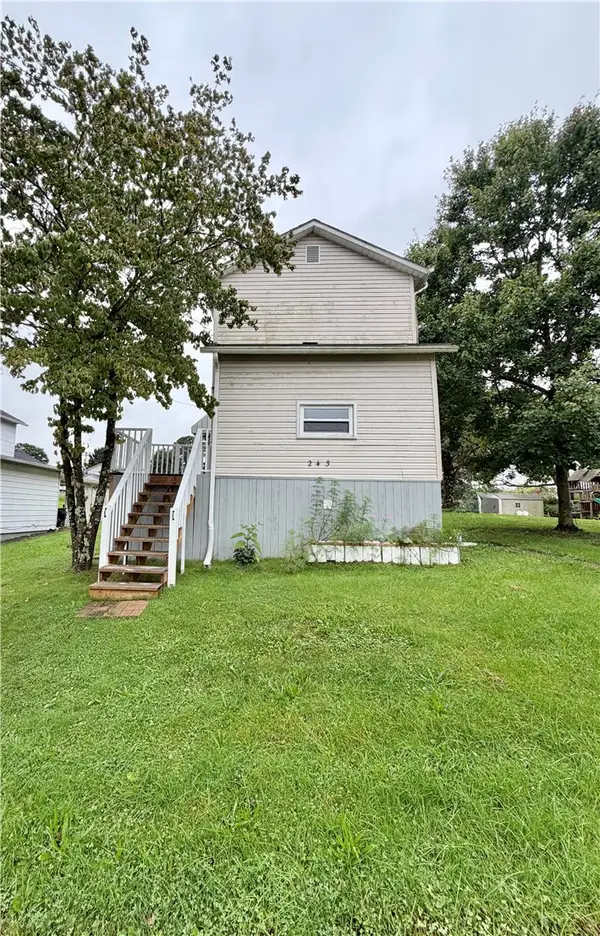 243 Third Ave, Crucible, PA 15325