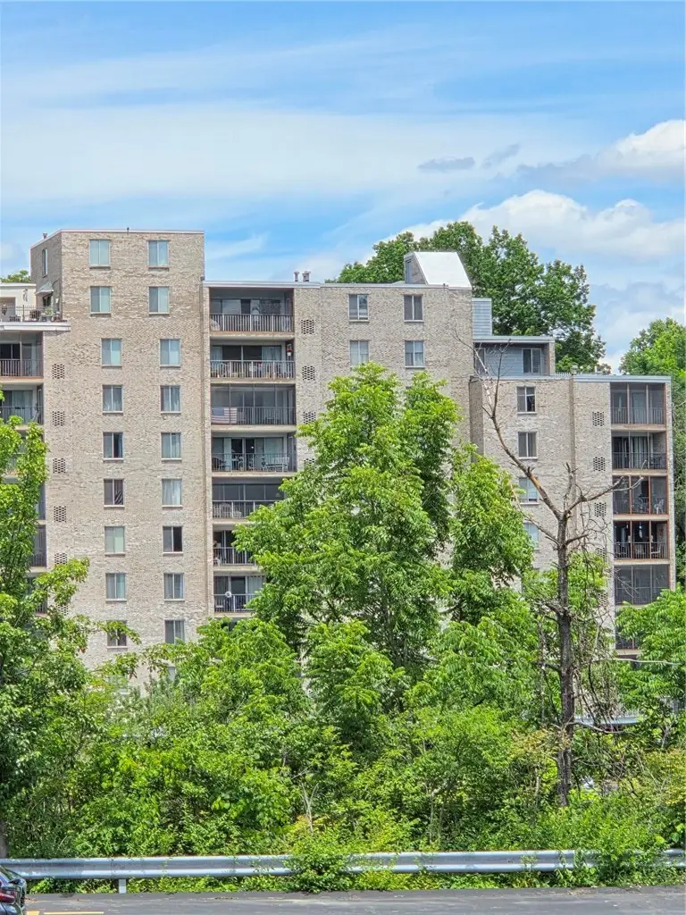 2120 Greentree Road #102E, Pittsburgh, PA 15220 - #1
