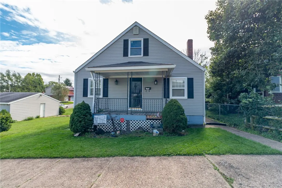 302 Baughman Ave, Jeannette, PA 15644 - #1