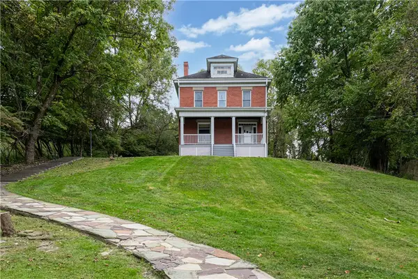98 Acheson Ave, Washington, PA 15301