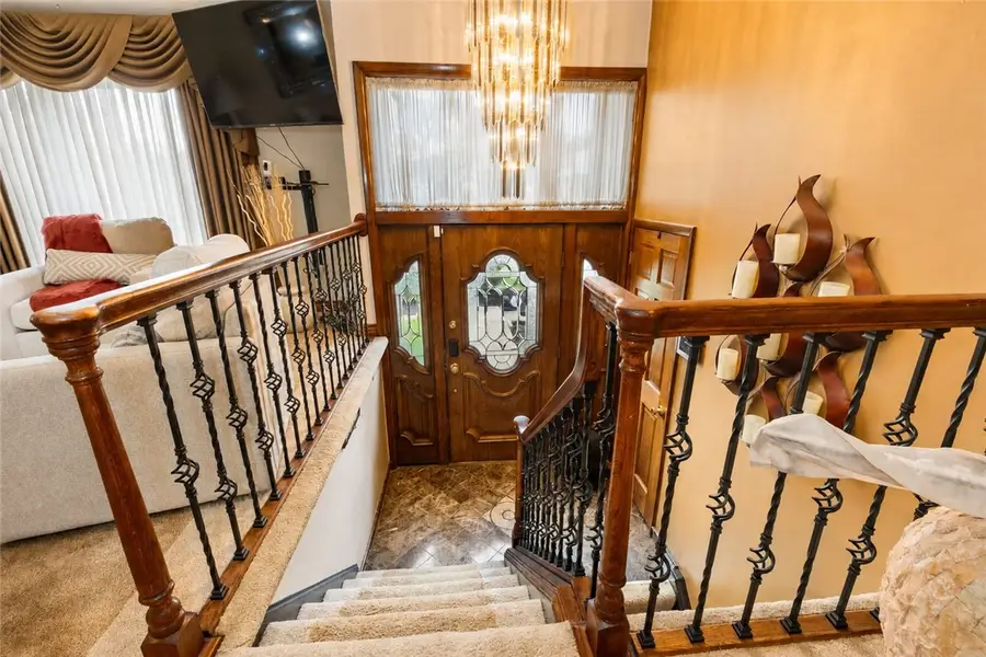109 Brookmeade Dr, Pittsburgh, PA 15237 - #2
