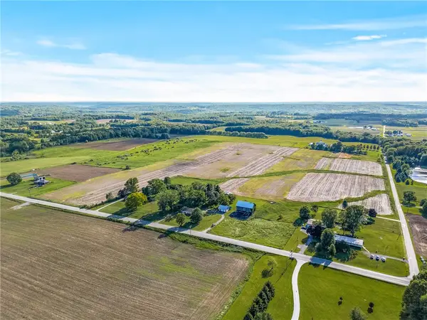 3205 Eastbrook Volant Rd, Volant, PA 16156