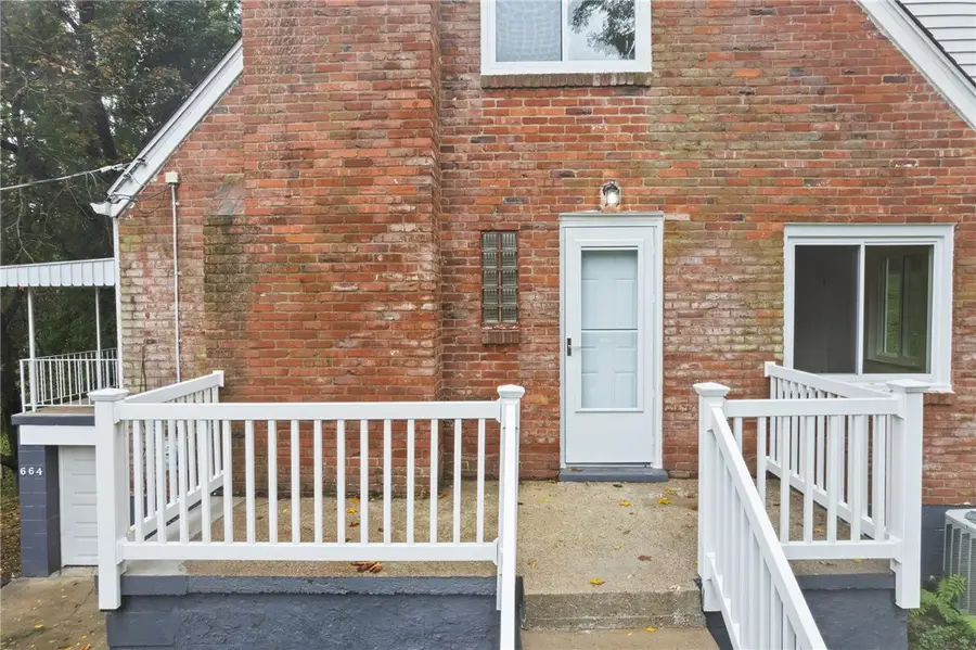 664 Manoah Dr, Bethel Park, PA 15102 - #3