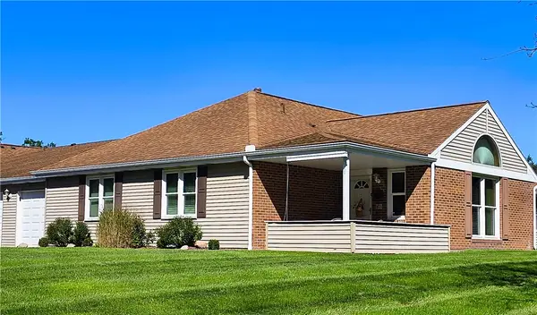 403 Surrey Ln, Butler, PA 16001