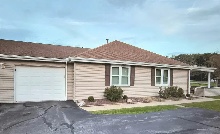 403 Surrey Ln, Butler, PA 16001 - #2
