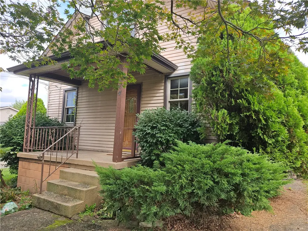 114 & 114-1/2 Wylie Ave, Strabane, PA 15363 - #1