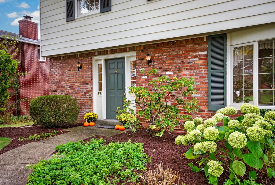 372 Cavan Dr, Pittsburgh, PA 15236 - #2