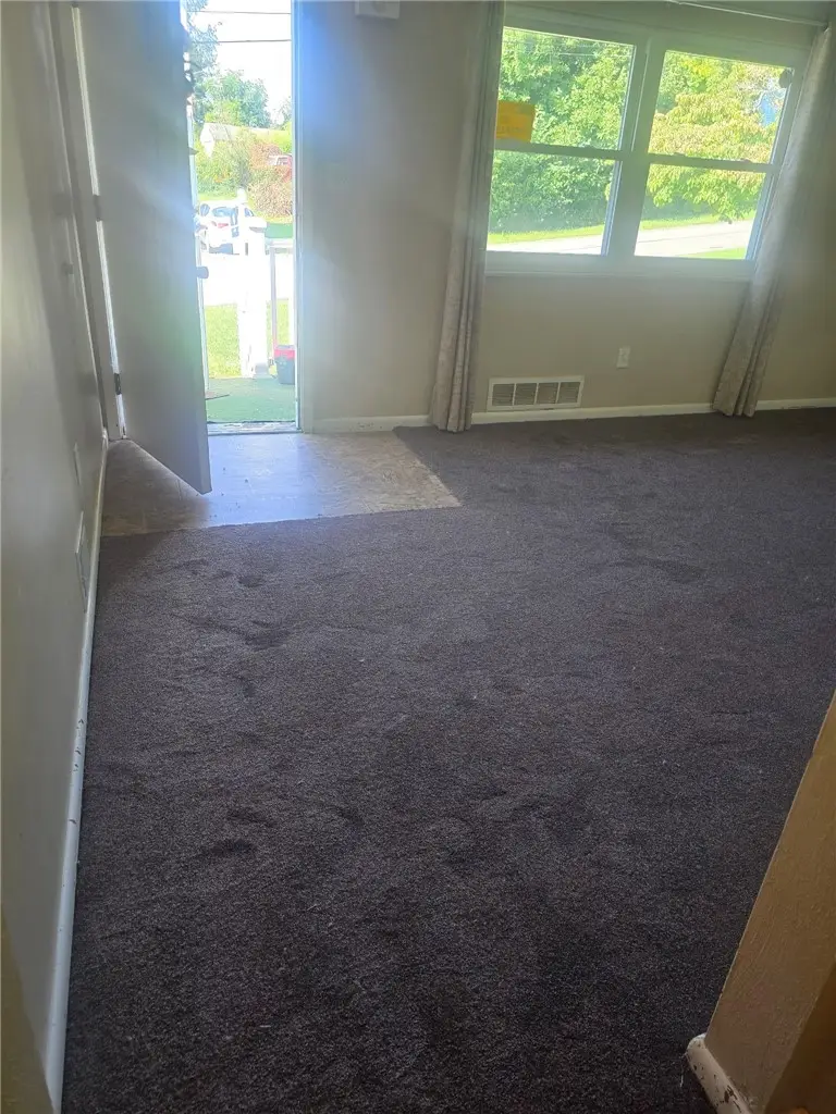 402 Highland Ave, Herminie, PA 15637 - #2