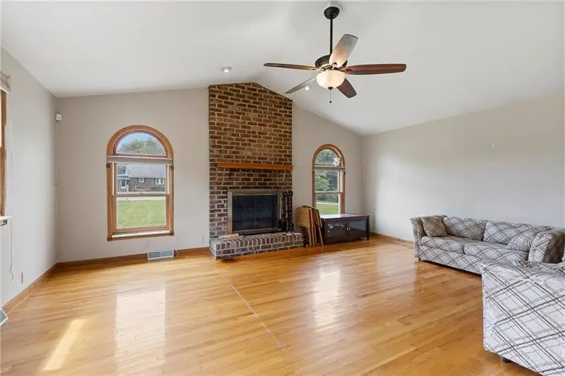 2619 Linda Dr, Murrysville, PA 15668 - #2