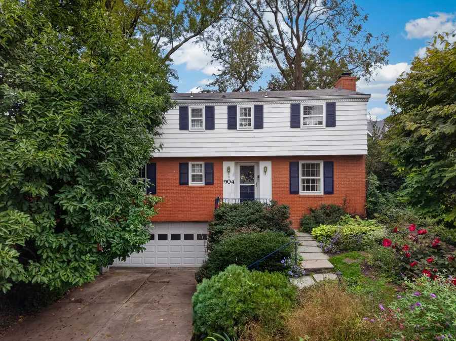 904 Lovingston Drive, Pittsburgh, PA 15216 - #2