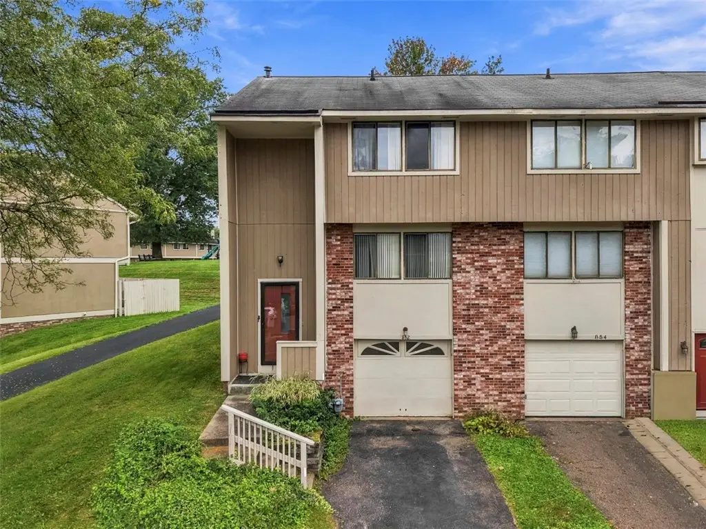 852 Wheatland Cir, Bridgeville, PA 15017 - #1