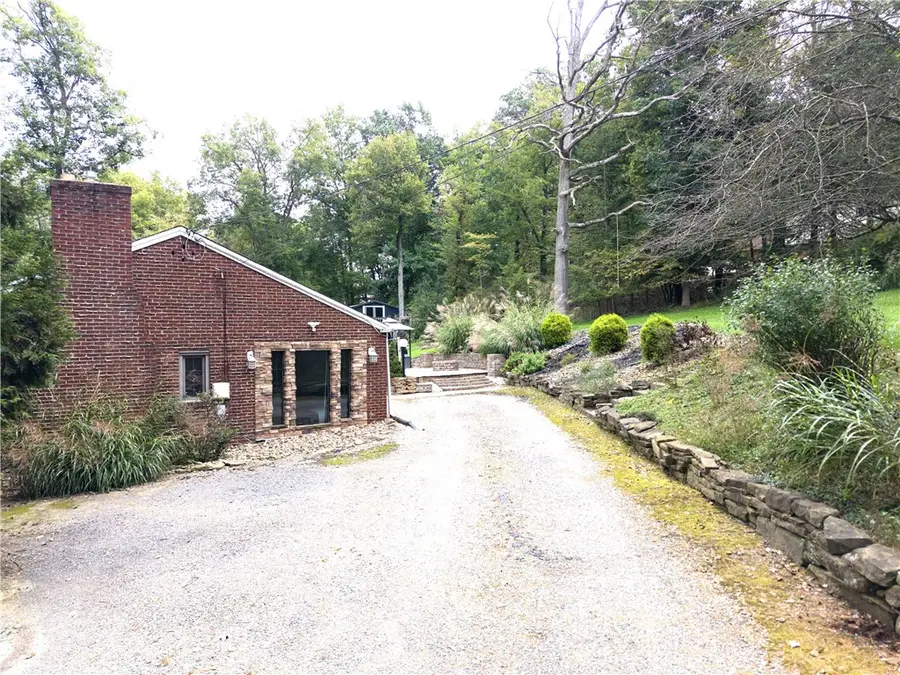 715 Powers Dr, Wexford, PA 15090 - #2