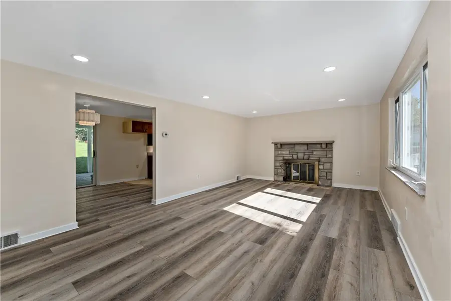 859 Corbett Dr, Pittsburgh, PA 15234 - #2