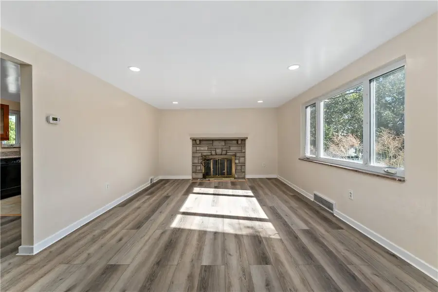 859 Corbett Dr, Pittsburgh, PA 15234 - #3