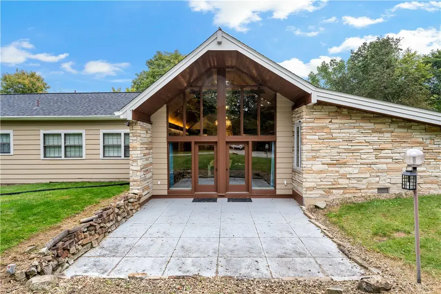 277 W Maitland Ln, New Castle, PA 16105 - #2
