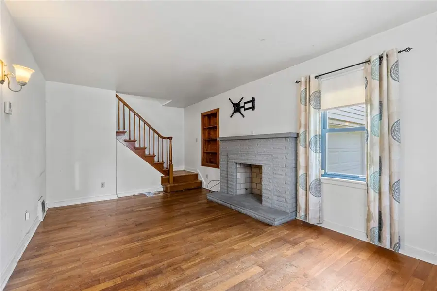 508 Willow St, Springdale, PA 15144 - #3