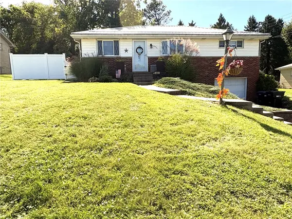 108 Philomena Dr, Coraopolis, PA 15108