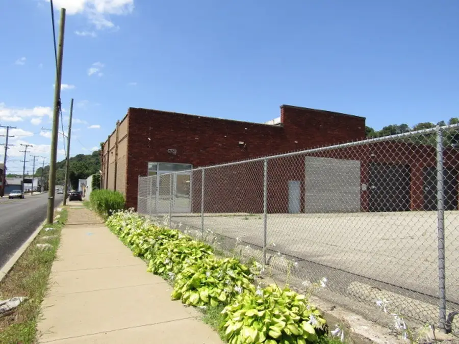 2725 Walnut St, McKeesport, PA 15132 - #3
