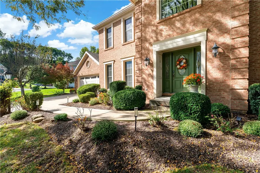 1061 Lakemont Dr, Bridgeville, PA 15017 - #2