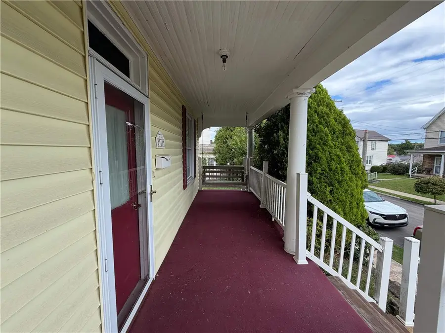 311 N 5th St, Youngwood, PA 15697 - #3