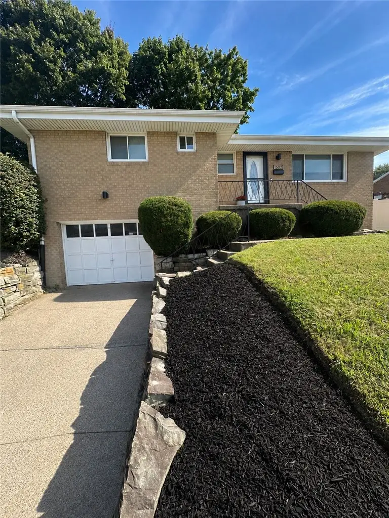 1502 Whitewood Dr, Pittsburgh, PA 15220 - #1