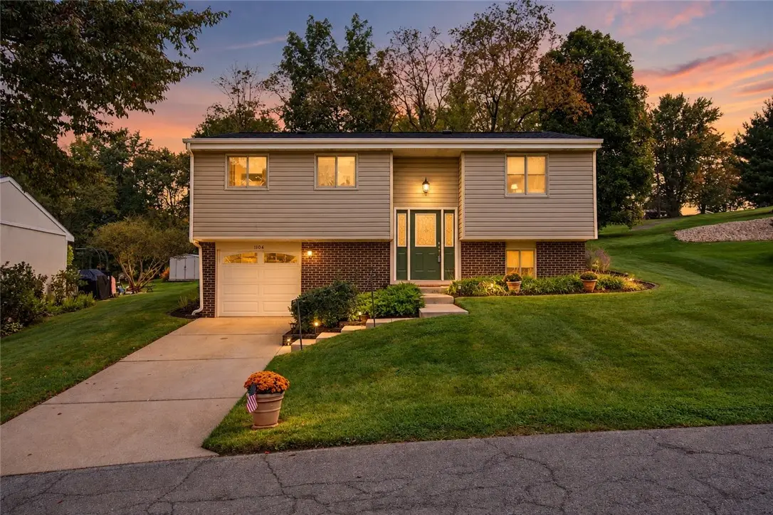 1104 Sharps Cir, Bridgeville, PA 15017 - #1