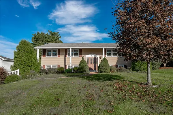 910 Country Ln, Indiana, PA 15701