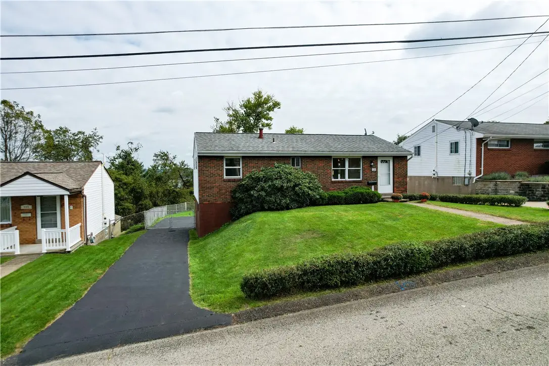 121 Vetter Dr, Pittsburgh, PA 15235 - #1