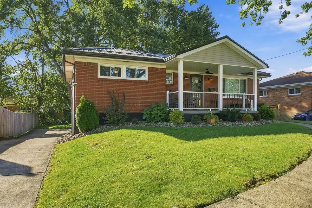 302 Duke Ln, Monroeville, PA 15146 - #1