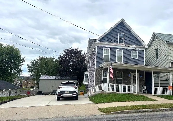 209 Wayne St, Claysville, PA 15323 - #2