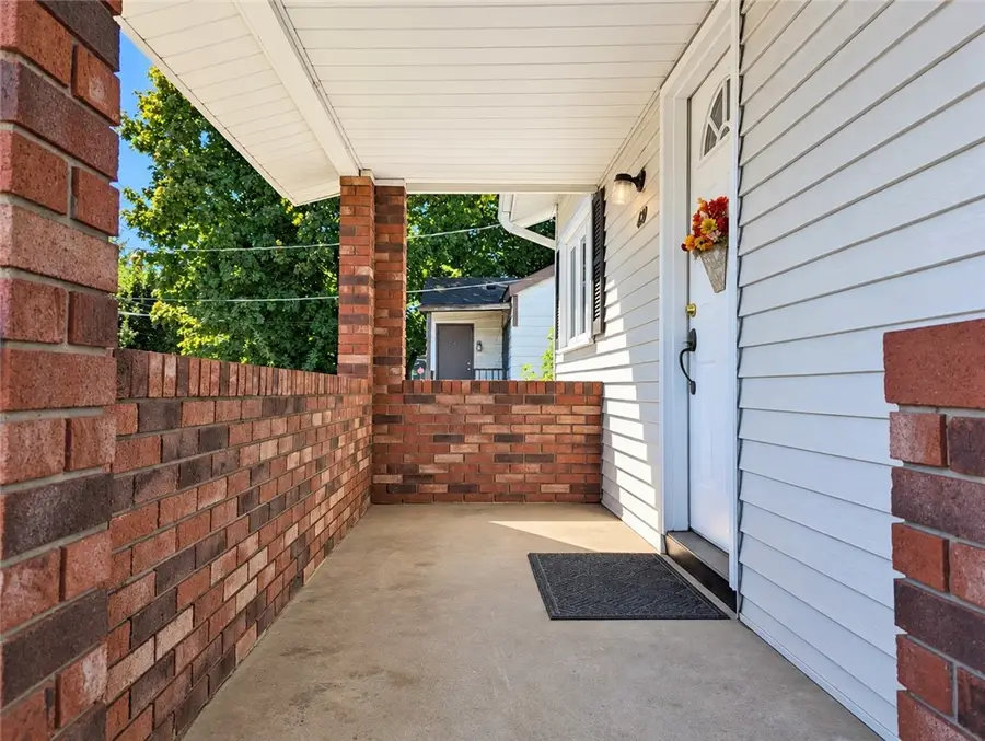 420 Plum Ave, New Kensington, PA 15068 - #2