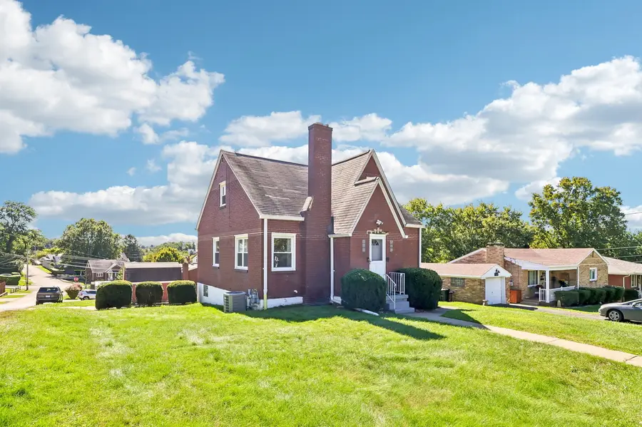 318 Oak Street, West Mifflin, PA 15122 - #2