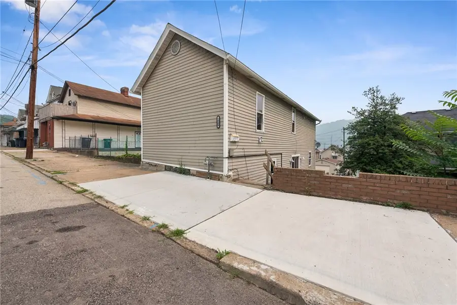 1008 Fallowfield Ave, Charleroi, PA 15022 - #2