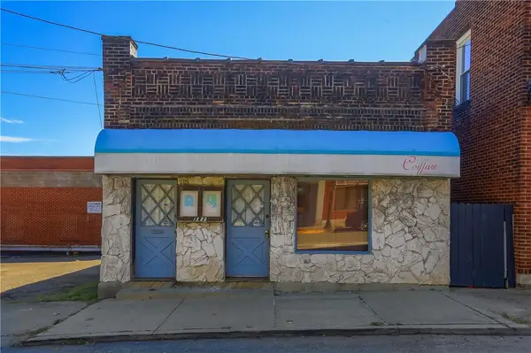 1723 Lowrie, Pittsburgh, PA 15212