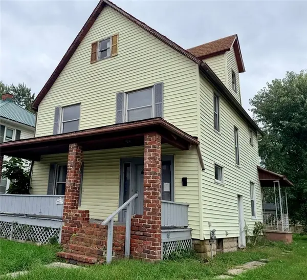 211 Cedar Ave, Sharon, PA 16146