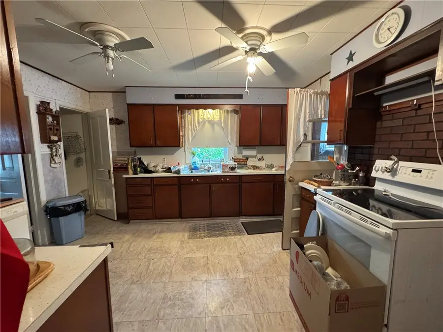109 Mercer Avenue, Wheatland, PA 16161 - #2