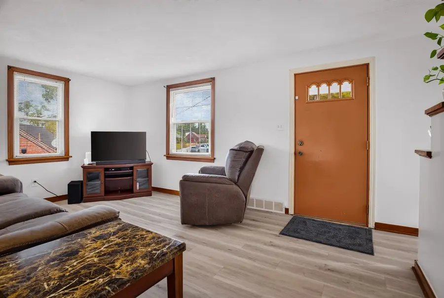 2717 Glenny Lane, West Mifflin, PA 15122 - #3