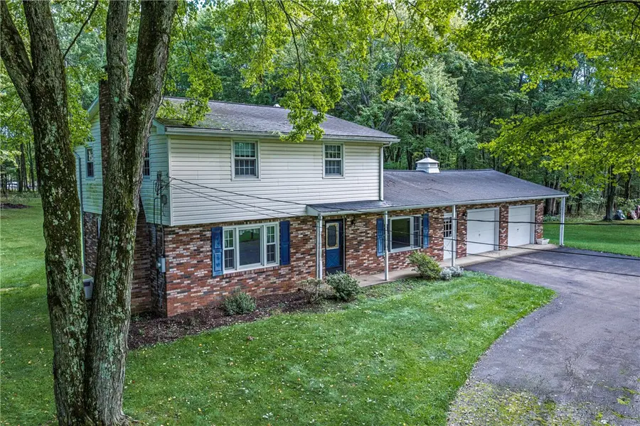 411 Kerry Dr, Butler, PA 16001 - #2