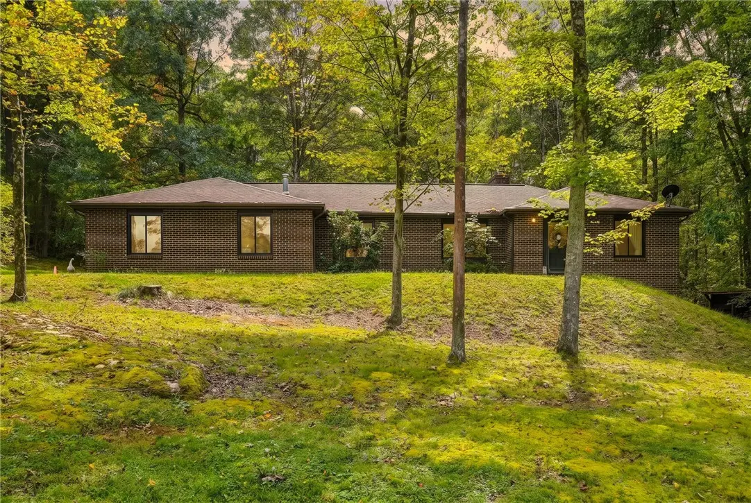 322 Fassinger Rd, Evans City, PA 16033 - #1