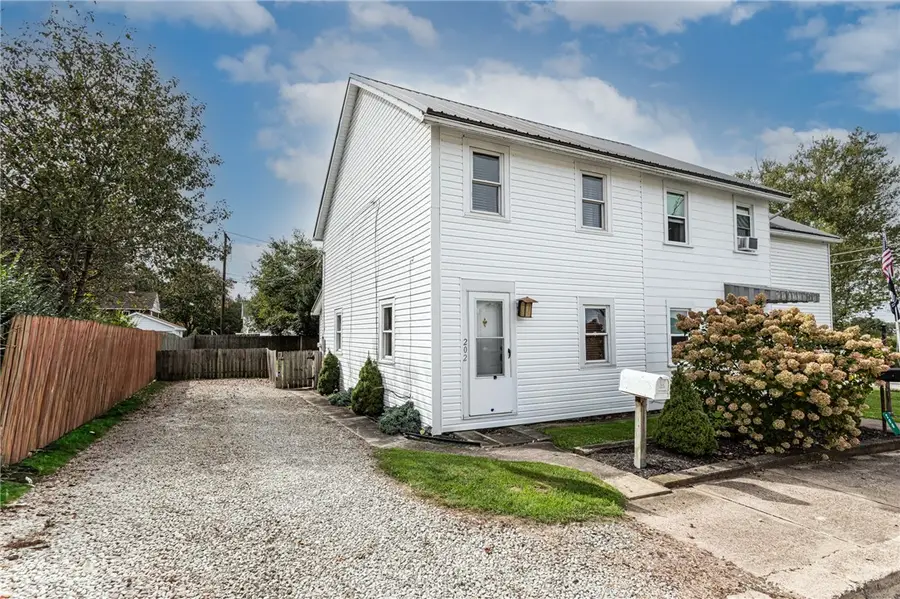 202 Kors Studio Rd, Mount Pleasant, PA 15666 - #2