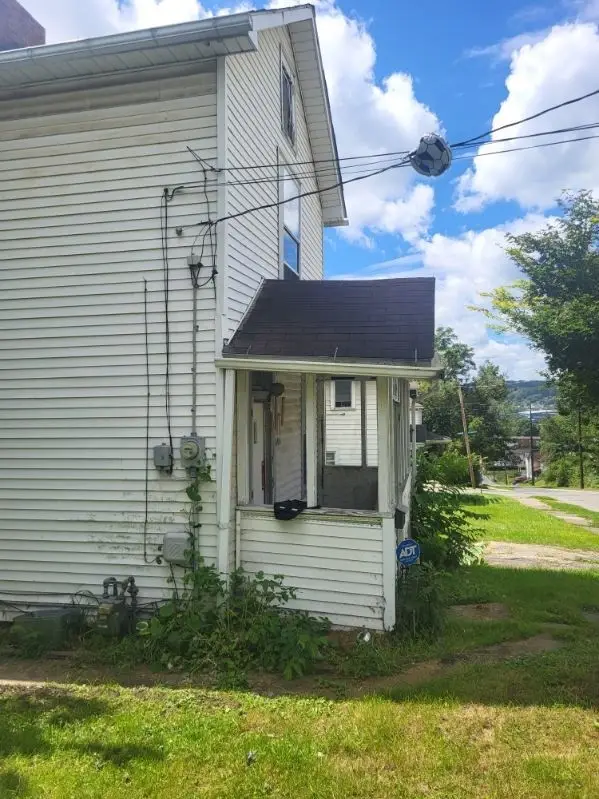 606 E Long Ave, New Castle, PA 16101 - #3