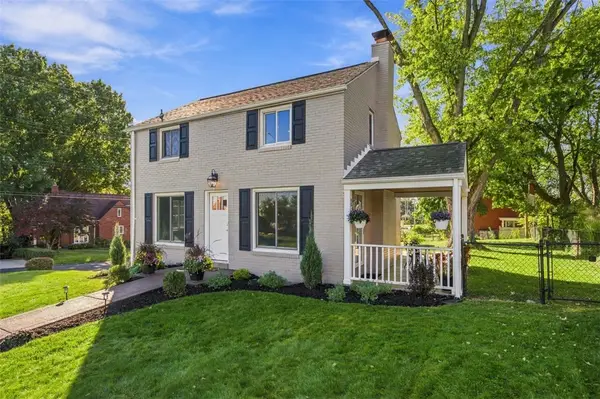 572 Crestline Dr, Pittsburgh, PA 15234