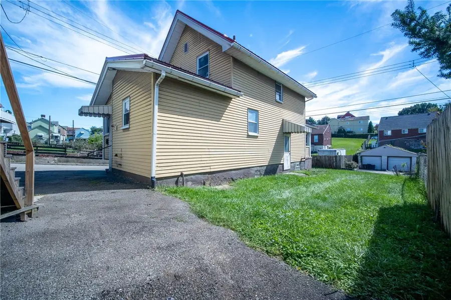 140 Hamilton St, Homestead, PA 15120 - #2