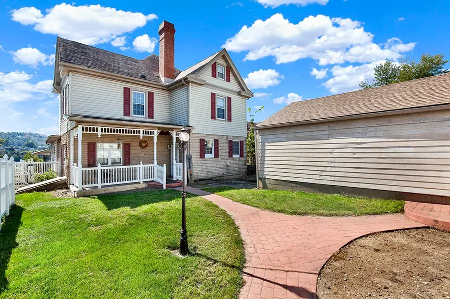 35 Solomon St, Belle Vernon, PA 15012 - #2