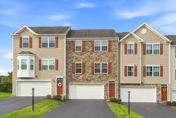 683 Freedom Drive, Carnegie, PA 15106